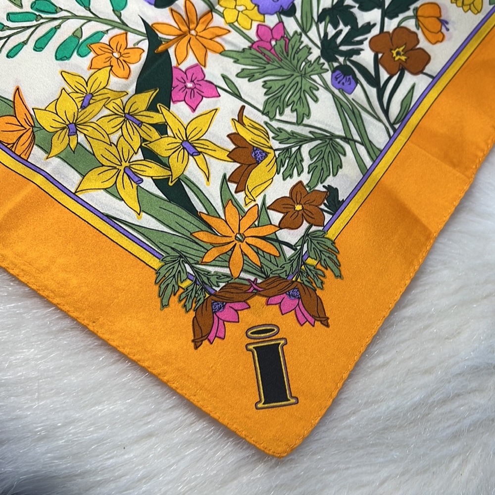 ZARA INITIAL (I) SILK SCARF SPECIAL EDITION - Picture 8 of 9